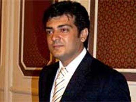 அரசியல் ஆசை இல்லை - சூழ்நிலைக்கேற்ப என் நடவடிக்கை மாறும் - அஜீத்