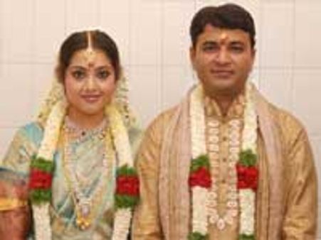 நடிகை மீனா - வித்யாசாகர் கல்யாணம் முடிந்தது