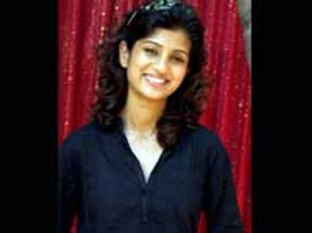 டைரக்டராகும் 'சோபிக்கண்ணு'!