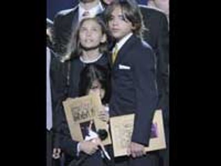 ஜாக்சனின் 3 குழந்தைகள் உலக டூர் இசை நிகழ்ச்சி