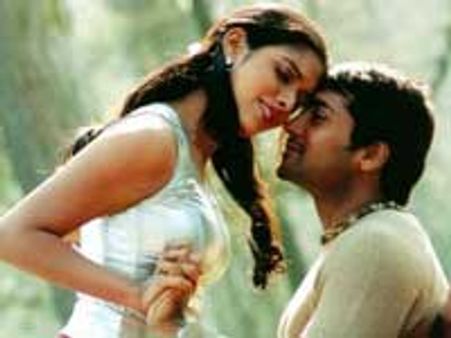 மீண்டும் இணையும் கஜினி நாயகர்கள் - மும்மொழியில் உருவாகிறது