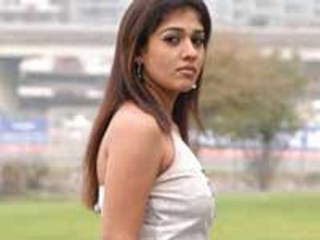 பிரபுதேவா மூலம் இந்தியில் நுழையும் நயன்!