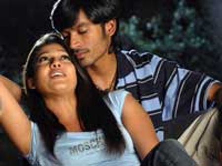 ரஜினியின் மாப்பிள்ளை படத்தை ரீமேக்கும் தனுஷ்!!