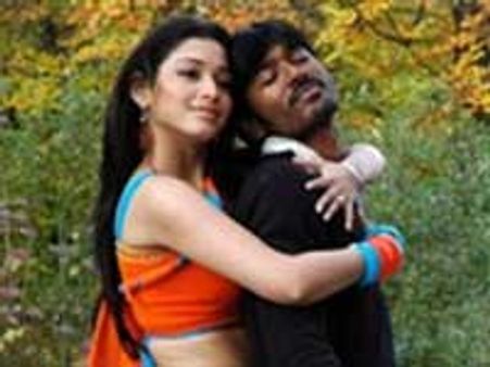 என்னை விட்டா யாரு?: தனுஷ்