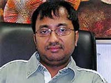 செக் மோசடி வழக்கு - இயக்குநர் சரணுக்கு பிடிவாரண்ட்