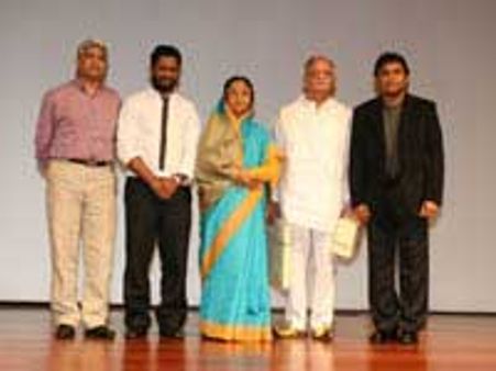 பிரதீபா பாட்டீலுக்கு ராஷ்டிரபதி பவனில் 'ஸ்லம்டாக்' திரையீடு