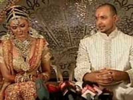 சுயம்வரம் இனிதே முடிந்தது - மாப்பிள்ளையை தேர்ந்தெடுத்தார் ராக்கி சாவந்த்