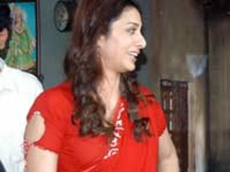 தபு-ஸ்ரீதேவியை 'கேட்கும்' தனுஷ்!