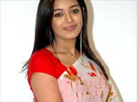 சாயா சிங்குக்கு கல்யாணம்!