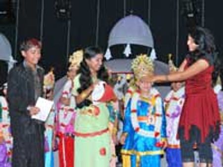 குட்டி ராஜா, ராணி 'பட்டாபிஷேகம்'!