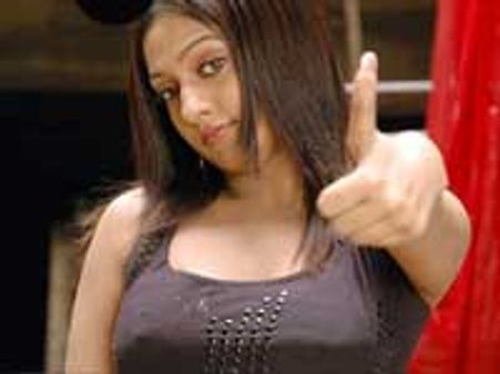 ஷீலாவின் ஓட்டு கவர்ச்சிக்கே...!