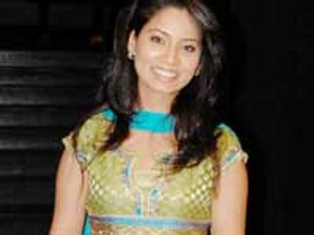 பாட்டிக்காக படத்தை விட்ட பூஜா!