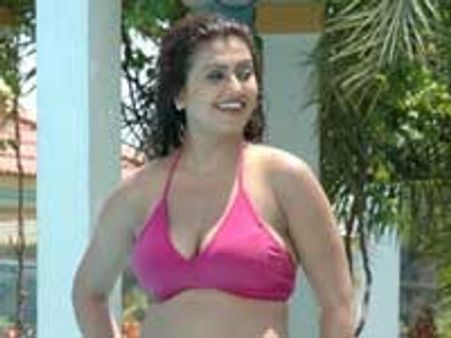 சுயம்வரம் நிகழ்ச்சியில் பங்கேற்க கூப்பிடுகிறார்கள் - சோனா