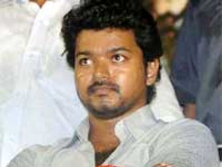 காங்.கில் விஜய் இணைந்தால் படங்களைப் புறக்கணிப்போம் - கனடா தமிழ் சங்கம்