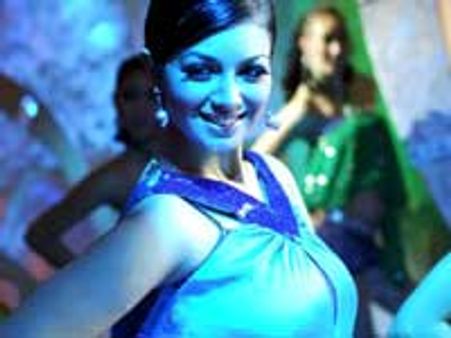 வான்டட் பட ரிலீஸ்: ரூ.3 கோடி டெபாசிட் செய்ய ஸ்ரீதேவிக்கு உத்தரவு!