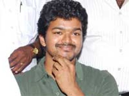 காங்கிரஸா...தனிக்கட்சியா..இன்று சொல்கிறார் விஜய்?!