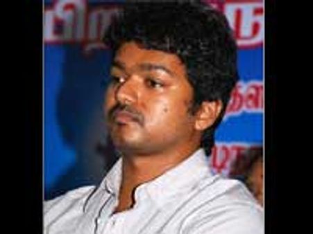 'அரசியல் ரீதியாக எந்த முடிவும் எடுக்க முடியாத நிலையில் உள்ளேன்!' - விஜய்