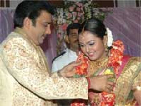 விவாகரத்து டைவர்ஸ் மனு- கணவர் பதிலளிக்க கோர்ட் உத்தரவு