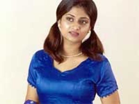 இயக்குநராகிறார் கீது மோகன்தாஸ்