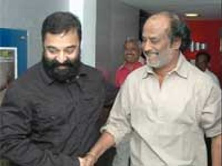 உன்னைப்போல் ஒருவன்... கமலை கட்டிப்பிடித்து வாழ்த்திய ரஜினி!