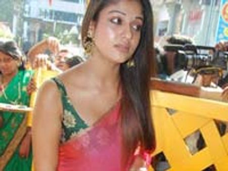 பிரபுதேவாவுடன் 'வான்டட்' பார்த்த நயன்!