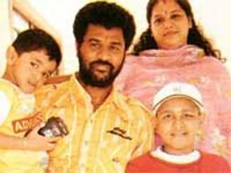 நயன்தாராவை கைது செய்ய வேண்டும்-பிரபு தேவா மனைவி