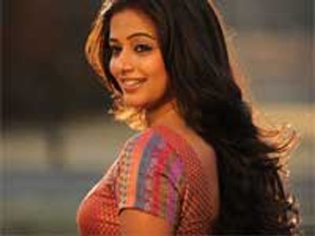 பிருத்விராஜ் மீது காதல் இல்லை-பிரியாமணி