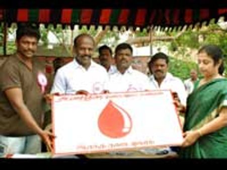 பார்த்திபன் மனித நேய மன்றத்தினரின் ரத்த தானம்