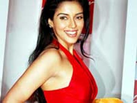 கிங் கானுக்கு ஜோடி அசின்!