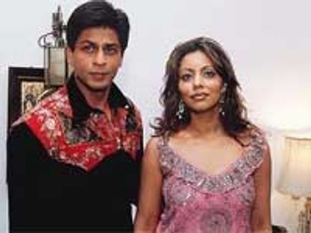 பரிசே தராத ஷாருக் மனைவி