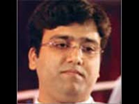 மகனைக் கடத்தியதாக கணவர் மீது பாடகர் திப்பு தங்கை புகார்