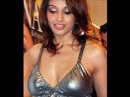 ராவணன் படத்திலிருந்து பிபாஷா நீக்கம்!