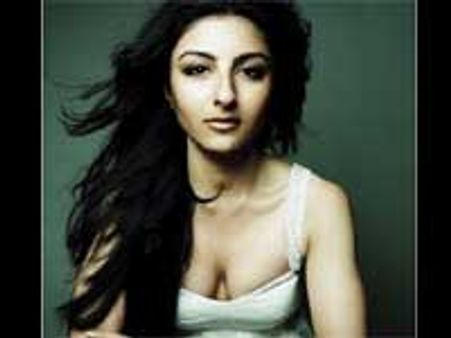 சோஹாவின் 'லிப் லாக்'