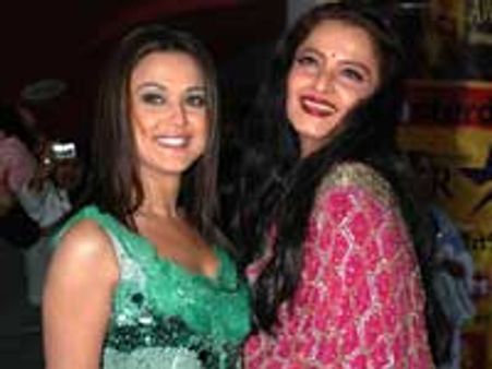 ரேகாவுக்கு 55 வயது