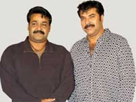 மலையாளம்- சூப்பர் ஸ்டார் நடிகர்களின் படங்களுக்கு ரூ. 3.5 கோடி மட்டுமே பட்ஜெட்!