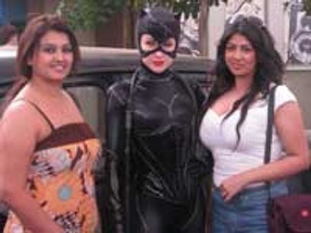 ஆஸி.யில் ஆட்டம் போட்ட சோனா!