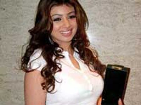 நயனுடன் பிணக்கு: பிரபுதேவாவின் புதுக்காதலி ஆயிஷா?