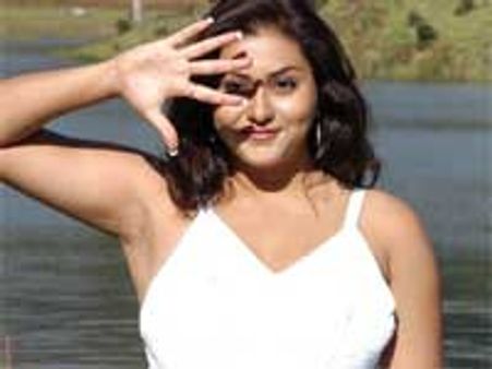 குடிக்காதீங்க மச்சான்ஸ்! - நமீதாவின் அட்வைஸ்