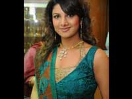 பெண் சிங்கம்... ரம்பா அவுட்!