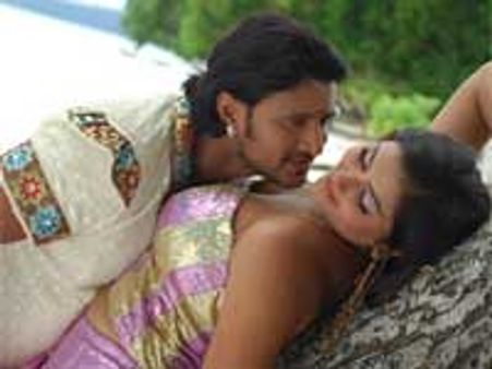 ஜகன்மோகினி - விமர்சனம்