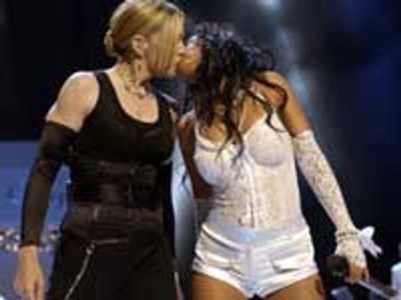 மடோனா அழைப்பு-மறுத்த யோகா குரு