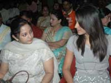 வீடியோ.. விவேக் மீது த்ரிஷா அம்மா பாய்ச்சல்