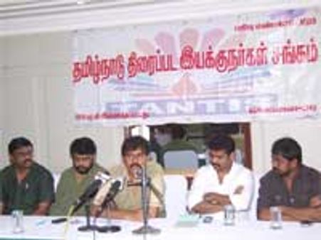 முதல்வருக்கு இயக்குநர்கள் வேண்டுகோள்