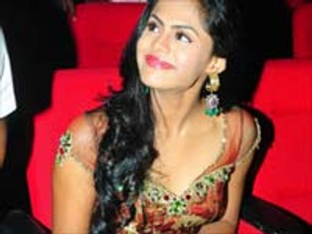 சந்தோஷ் சிவனுக்கு ஜோடி ராதா மகள்