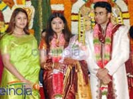 டைவர்ஸ் செய்கிறார் காயத்ரி ரகுராம்!