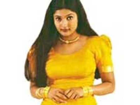 காயத்ரி ரகுராம் கணவருக்கு கோர்ட் நோட்டீஸ்