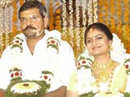 மலையாள நடிகை கீது- ஒளிப்பதிவாளர் ராஜீவ் சதீஷ் திருமணம்!