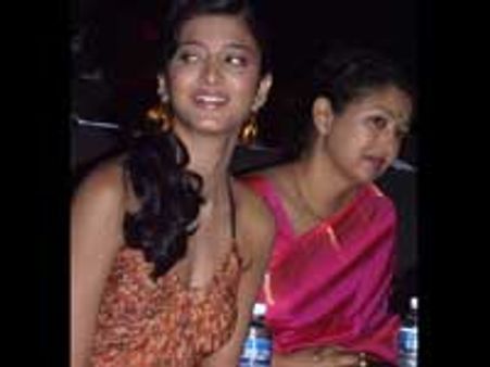 கெளதமி நடிக்கும் டிவி சீரியல்... கமல் தொடங்கி வைத்தார்!