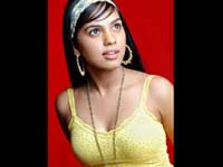 அஜீத்துக்கு ஜோடி ஷம்மு?