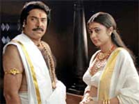 பழசி ராஜா- பட விமர்சனம்